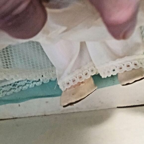 VTG 1987 Effanbee 12” Bridesmaid Beautiful Blue Dress Matching Hat - Picture 5 of 12